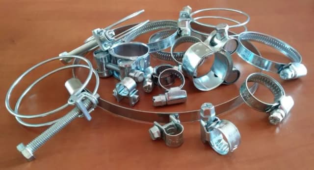 Opaski Metalowe: Rodzaje i Praktyczne Zastosowania w Domu Opaski Metalowe: Rodzaje i Praktyczne Zastosowania w Domu