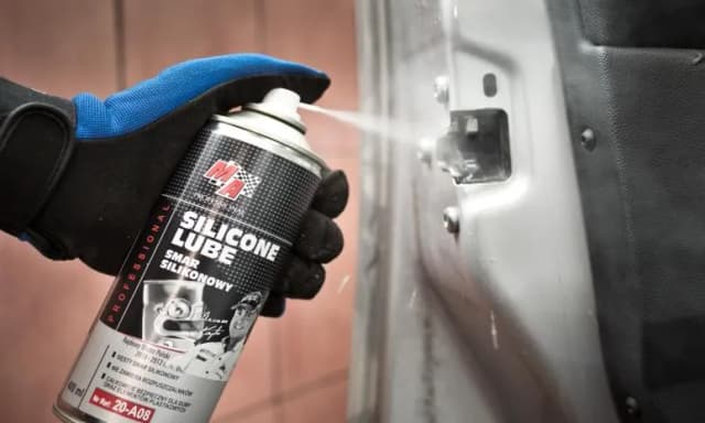 Jak zregenerować uszczelkę gumową, by przywrócić jej elastyczność?